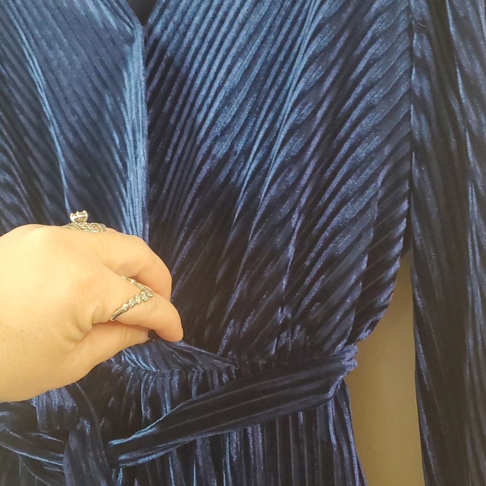Simplee Longsleeve Mini Dress Size Large Velvet Blue Belted Faux Wrap Cocktail - Picture 4 of 14